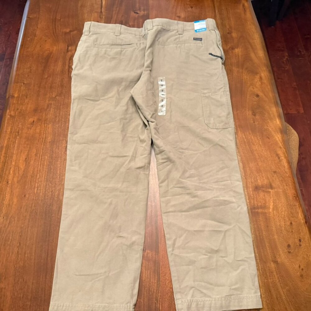 Columbia ROC II Khaki Pants NWT Men’s Size 42x30 - Picture 2 of 3